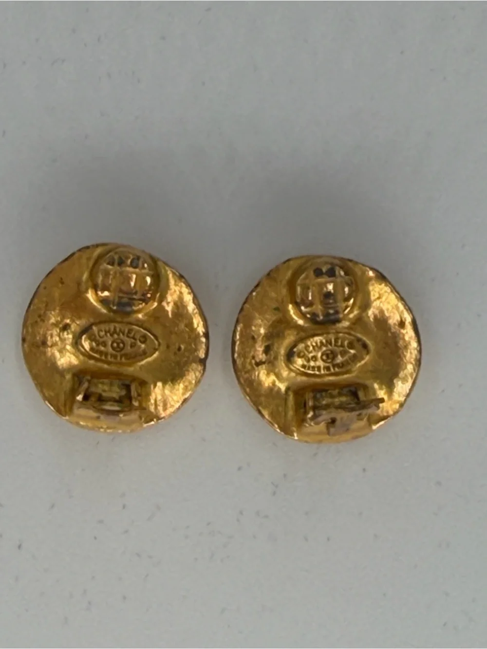 Vintage CHANEL 1995 Gold-Tone CC Logo Button Clip-On Earrings w/COA - Picture 6 of 14